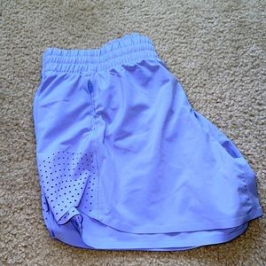 Athleta EUC Hustle Short! 4.5 inch, size small! Rare Lilac Color! 🩳